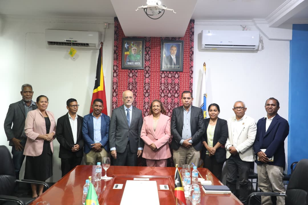 MINISTRA EDUKASAUN HO EMBAIXADÓR BRAZIL ASINA AKORDU SUPLEMENTÁR NO DOKUMENTU PROGRAMA BA FORMASAUN PROFESÓR SIRA 3º SIKLU ENSINU BÁZIKU IHA TIMOR - LESTE